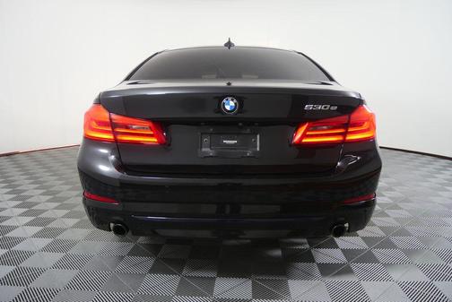 Black Sapphire Metallic 2019 BMW 530e xDrive iPerformance