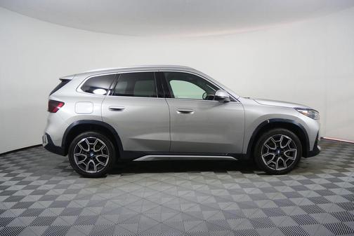 Space Silver Metallic 2023 BMW X1 xDrive28i