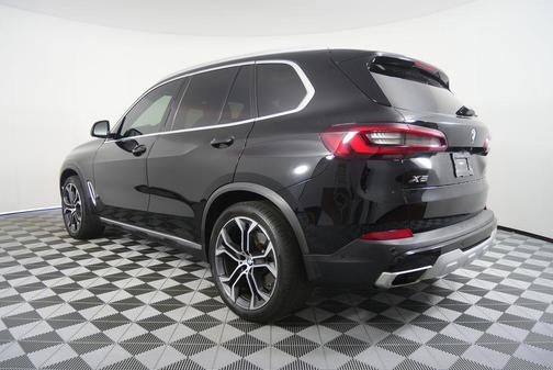Jet Black 2022 BMW X5 sDrive40i