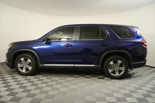 2023 Honda Pilot AWD EX-L 8 Passenger