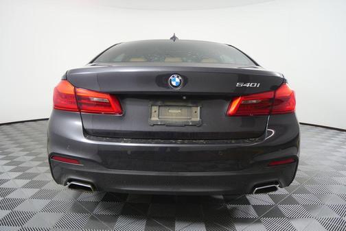 2017 BMW 540 540i