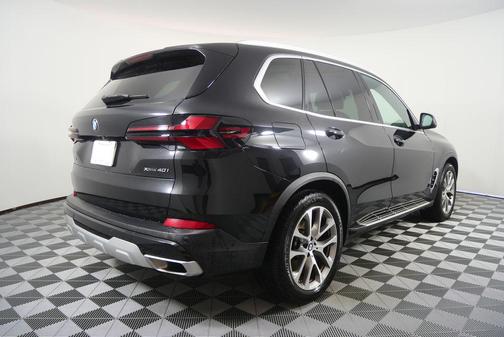 Black Sapphire Metallic 2025 BMW X5 xDrive40i