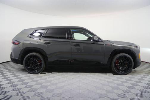 Dravit Grey Metallic 2026 BMW XM Label