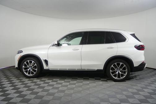 Black 2024 BMW X5 sDrive40i