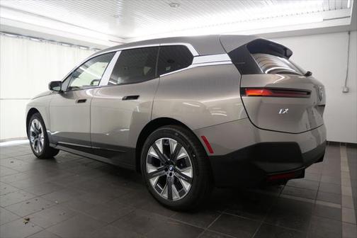 2025 BMW iX xDrive50