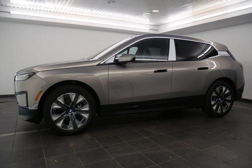 2025 BMW iX xDrive50