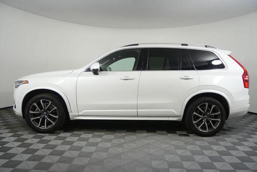 2019 Volvo XC90 T6 Momentum