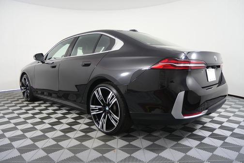 2024 BMW 530 i