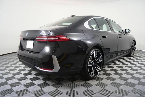 2024 BMW 530 i