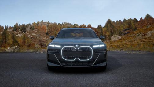 Dravit Grey Metallic 2026 BMW 750e i xDrive