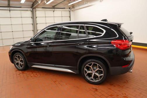 Photo 3 of 63 of 2019 BMW X1 sDrive28i