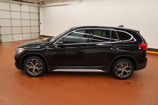 Photo 2 of 63 of 2019 BMW X1 sDrive28i