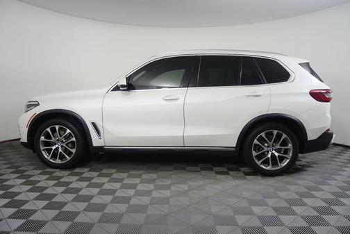 Mineral White Metallic 2019 BMW X5 xDrive40i