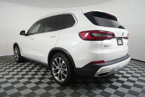 Mineral White Metallic 2019 BMW X5 xDrive40i