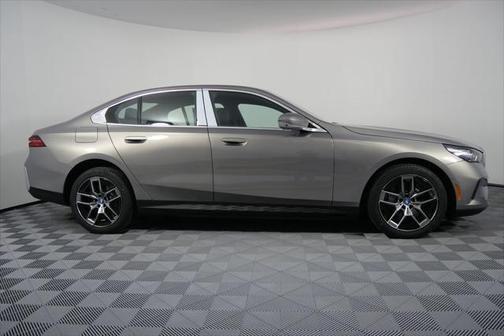 2025 BMW i5 eDrive40