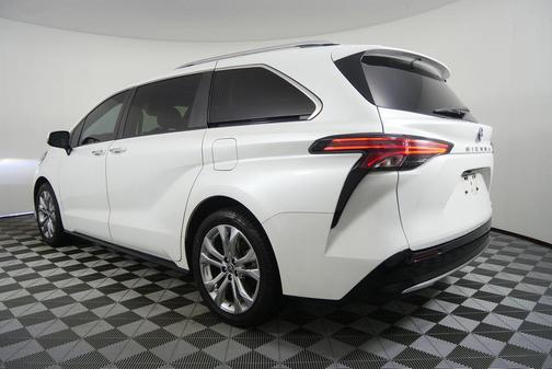 2022 Toyota Sienna Platinum