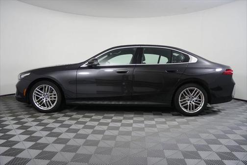 2025 BMW 530 i