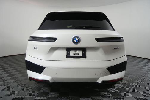 Mineral White Metallic 2023 BMW iX xDrive50