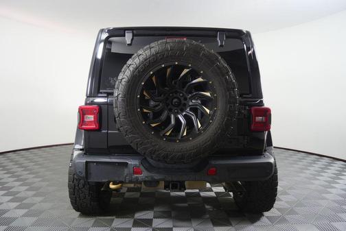 Black Clearcoat 2021 Jeep Wrangler Unlimited Rubicon 392