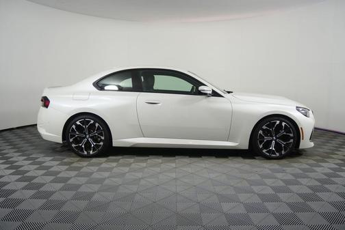 Mineral White Metallic 2025 BMW 230 230i