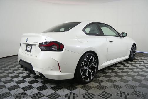 Mineral White Metallic 2025 BMW 230 230i