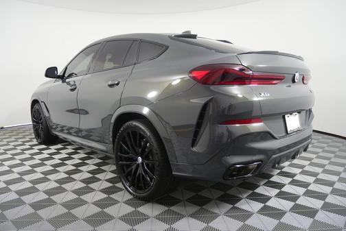 Dravit Gray Metallic 2023 BMW X6 M50i
