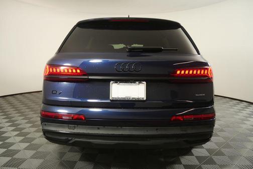 2023 Audi Q7 45 Premium Plus