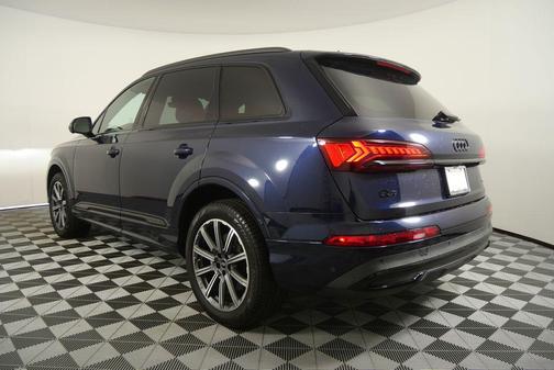 2023 Audi Q7 45 Premium Plus