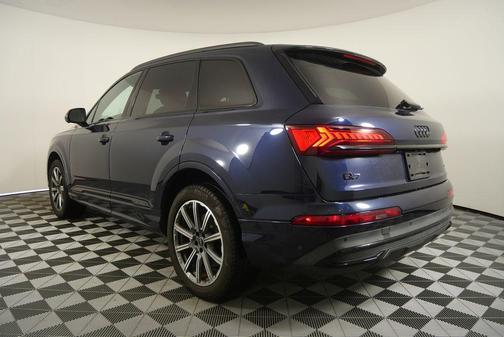 2023 Audi Q7 45 Premium Plus