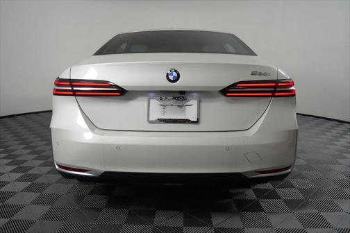2025 BMW 530 i