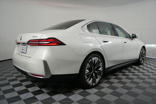 2025 BMW 530 i