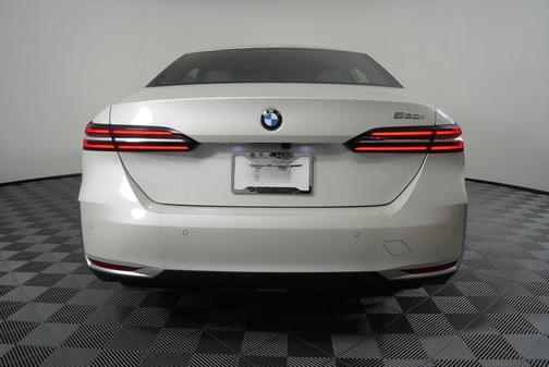 2025 BMW 530 i