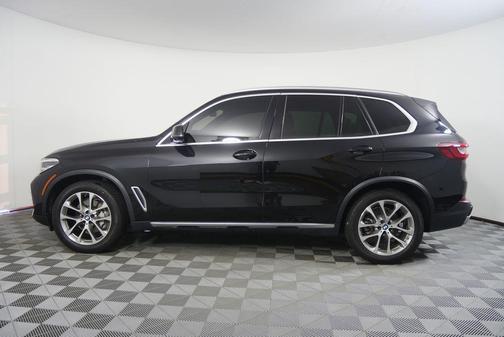 Black Sapphire Metallic 2020 BMW X5 sDrive40i