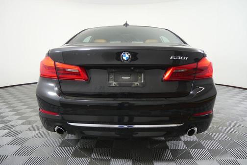 2019 BMW 530 530i