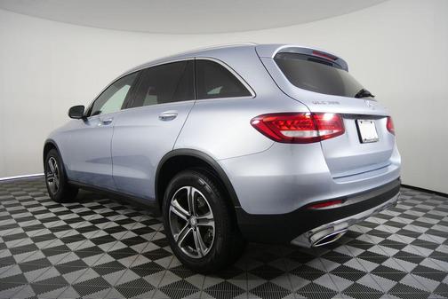Diamond Silver Metallic 2017 Mercedes-Benz GLC 300 4MATIC