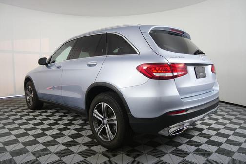 Diamond Silver Metallic 2017 Mercedes-Benz GLC 300 4MATIC