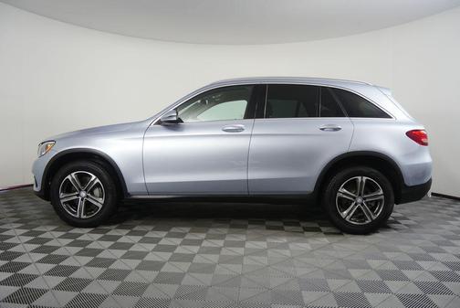 Diamond Silver Metallic 2017 Mercedes-Benz GLC 300 4MATIC