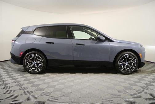 2025 BMW iX xDrive50