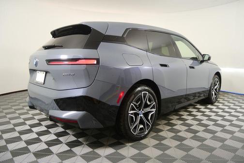 2025 BMW iX xDrive50