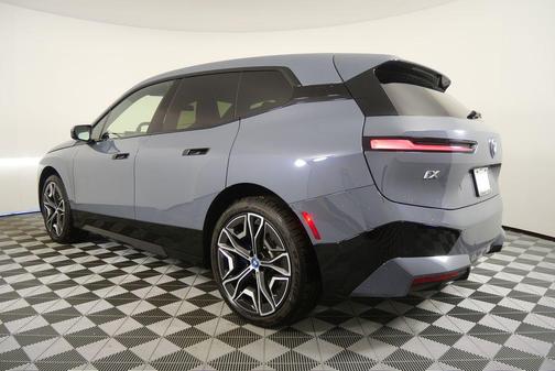 2025 BMW iX xDrive50