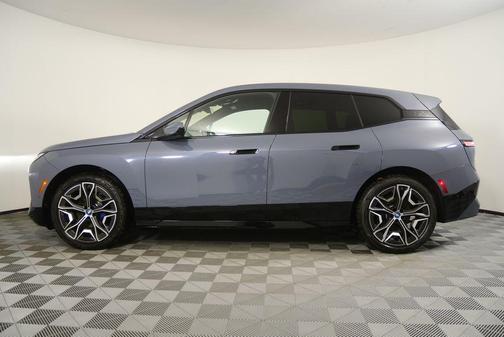 2025 BMW iX xDrive50