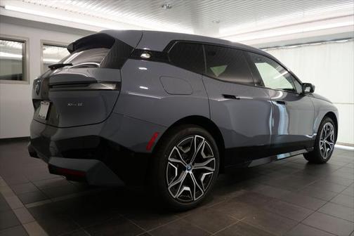 2025 BMW iX xDrive50