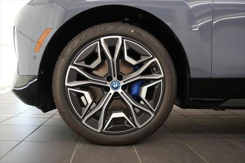 2025 BMW iX xDrive50