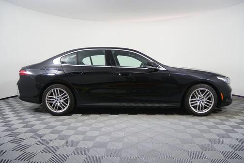 2024 BMW 530 530i