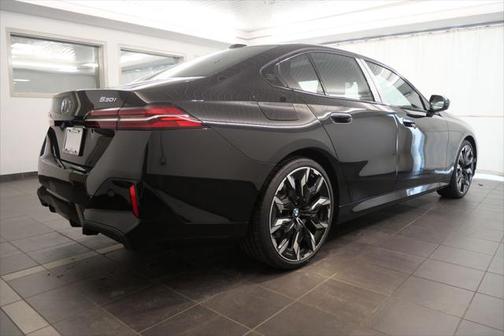 2025 BMW 530 i