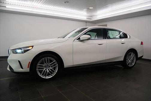2025 BMW 530 i
