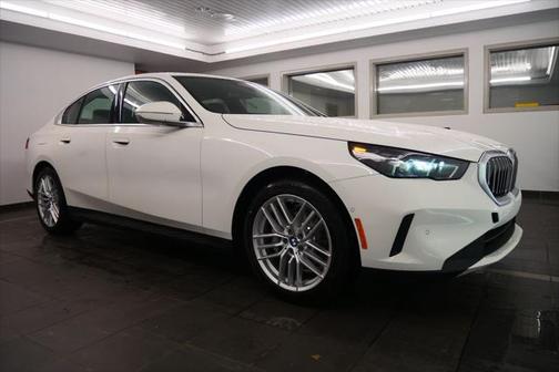 2025 BMW 530 i