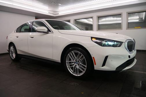 2025 BMW 530 i