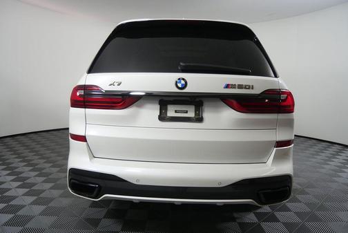 2022 BMW X7 M50i