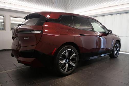 2025 BMW iX xDrive50